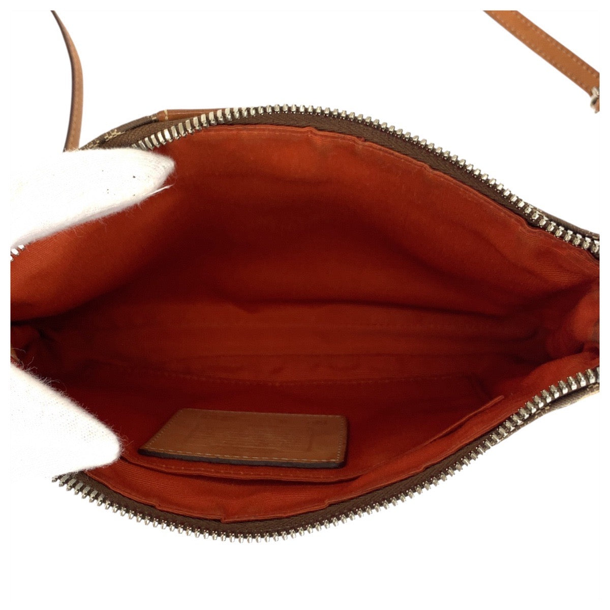 19087
COACH コーチ シグネチャー スリムデミジップ ベージュ キャメル シルバー金具 キャンバス / レザー 6338 ショルダーバッグ ポシェット レディース AB8