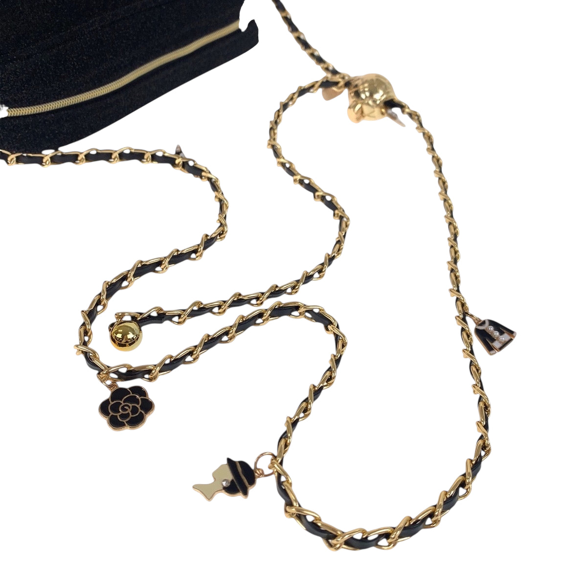 19098
CHANEL シャネル ホリデー限定 ノベルティ チャーム付き ブラック 黒 ゴールド金具 キャンバス チェーンショルダーバッグ  レディース
