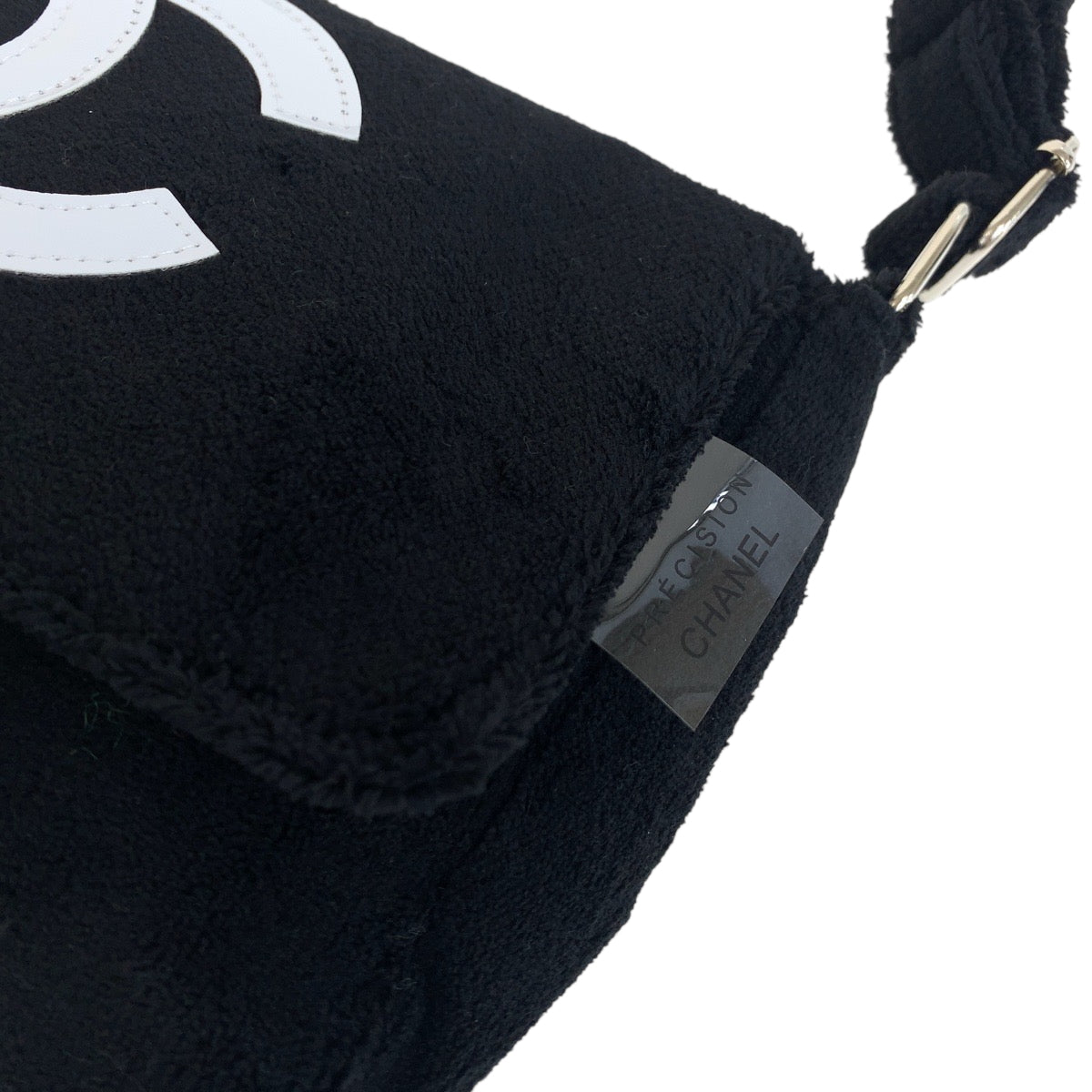 19099
CHANEL シャネル ノベルティ ココマーク ブラック 黒 ホワイト シルバー金具 パイル ショルダーバッグ ポシェット  レディース