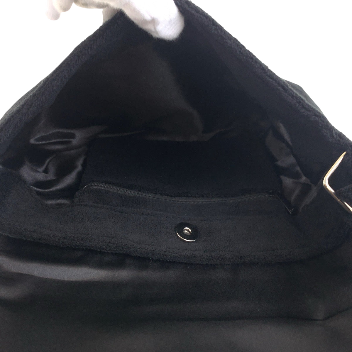 19099
CHANEL シャネル ノベルティ ココマーク ブラック 黒 ホワイト シルバー金具 パイル ショルダーバッグ ポシェット  レディース