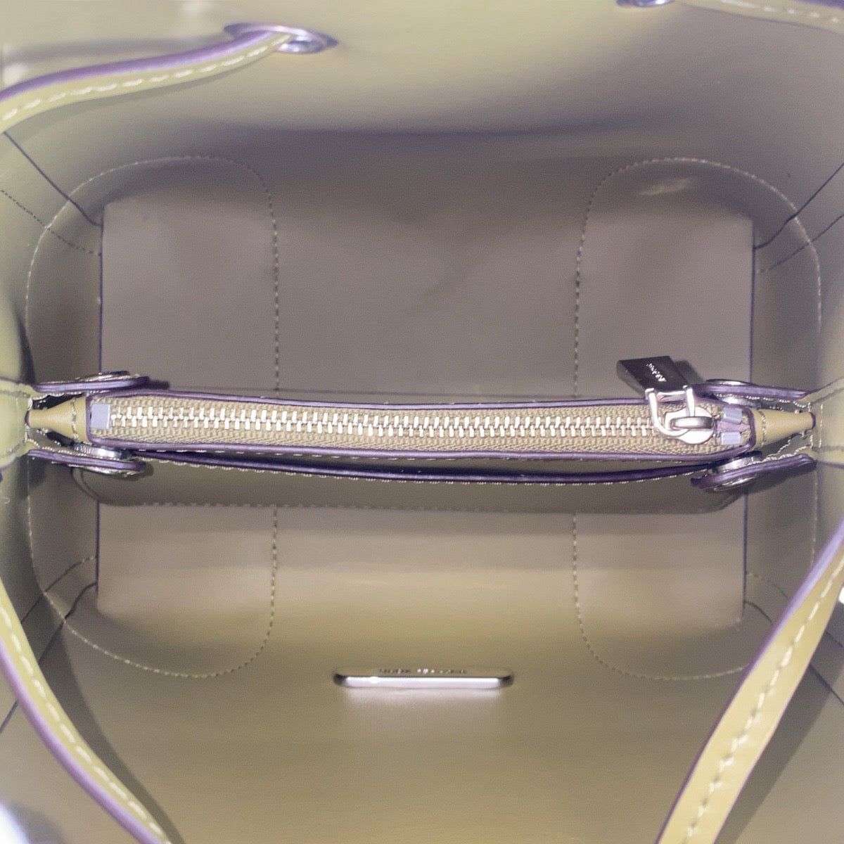 19108
Michael Kors マイケルコース ホワイト マルチカラー シルバー金具 PVC ハンドバッグ ショルダーバッグ 2WAY  レディース A24