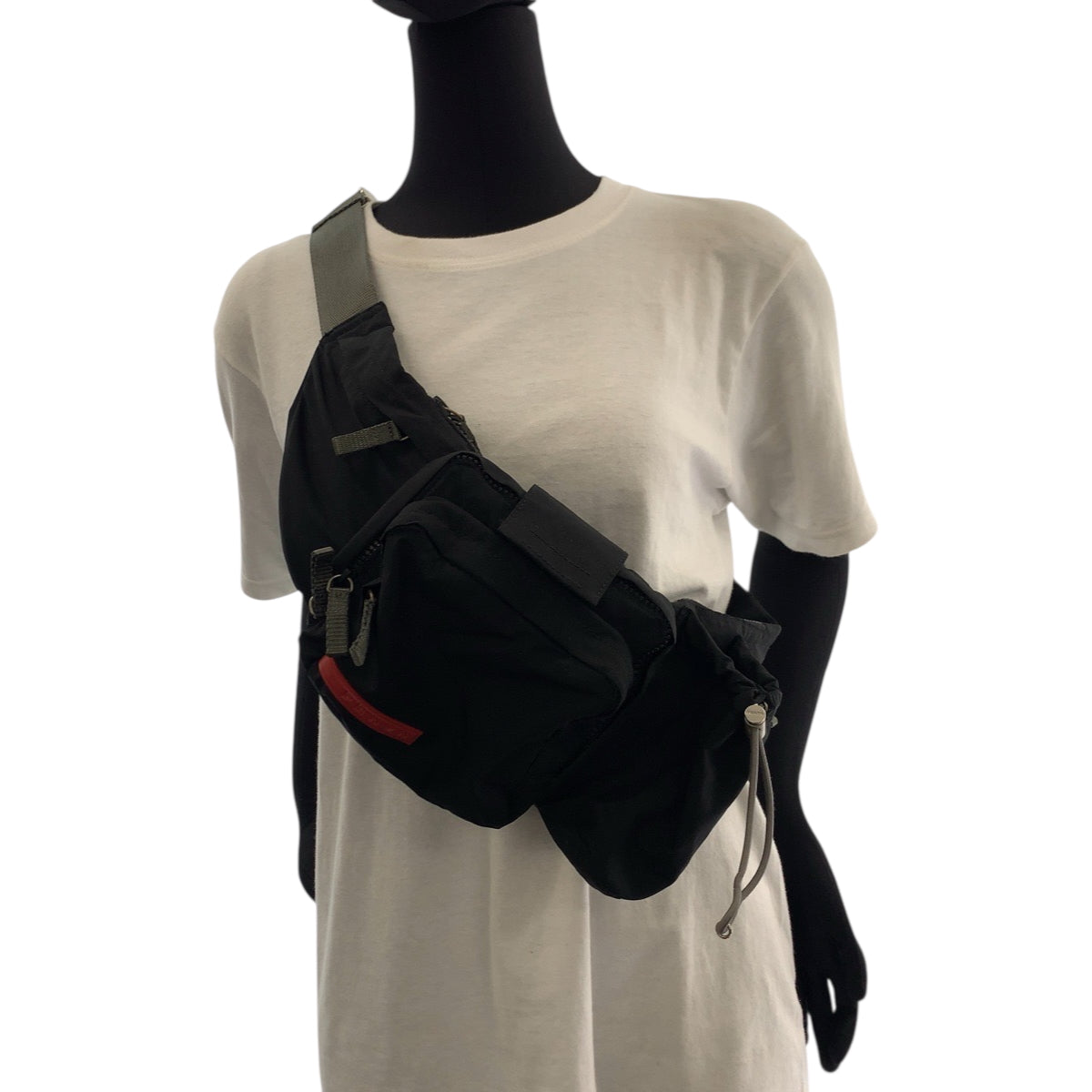 19118
PRADA プラダ プラダスポーツ ブラック 黒 シルバー金具 ナイロン 4VA056 ウエストバッグ バムバッグ  メンズ AB30