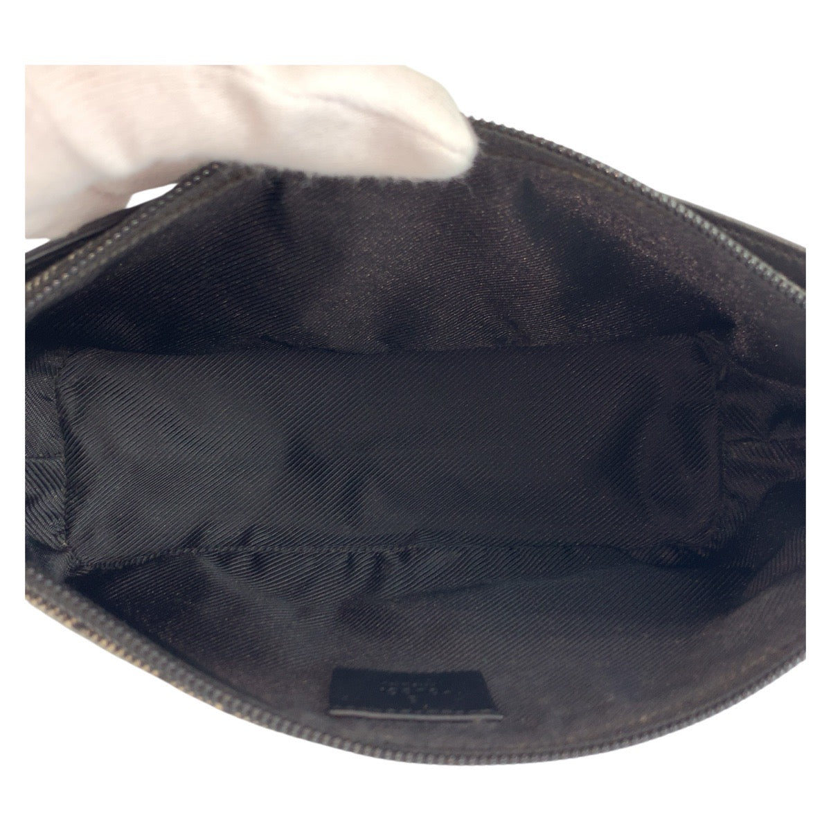 19126
GUCCI グッチ ブラック 黒 シルバー金具 GGキャンバス / レザー 07198 ハンドバッグ アクセサリーポーチ レディース ABP36