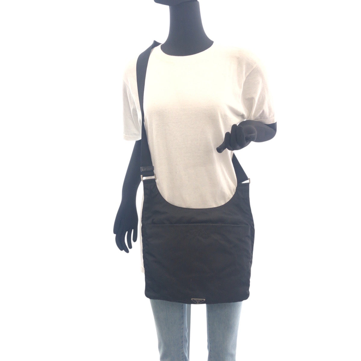 19139
PRADA プラダ テスート 三角ロゴプレート ブラック 黒 シルバー金具 ナイロン ショルダーバッグ  メンズ AB29