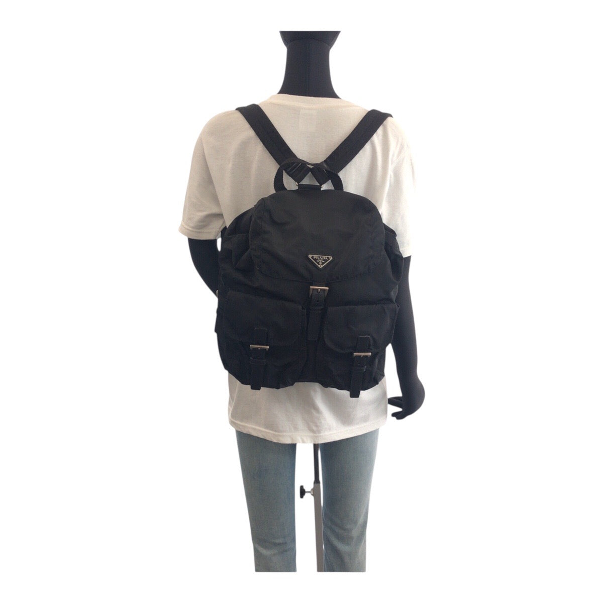 19145
PRADA プラダ テスート 三角ロゴプレート ブラック 黒 シルバー金具 ナイロン リュックサック バックパック  レディース A50
