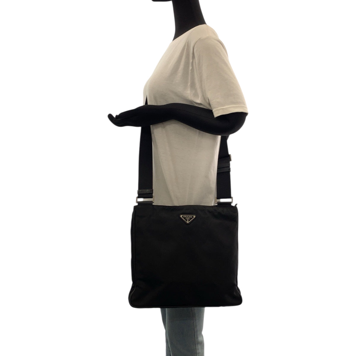 19146
PRADA プラダ テスート 三角ロゴプレート ブラック 黒 シルバー金具 ナイロン ショルダーバッグ メッセンジャーバッグ  レディース ABP36