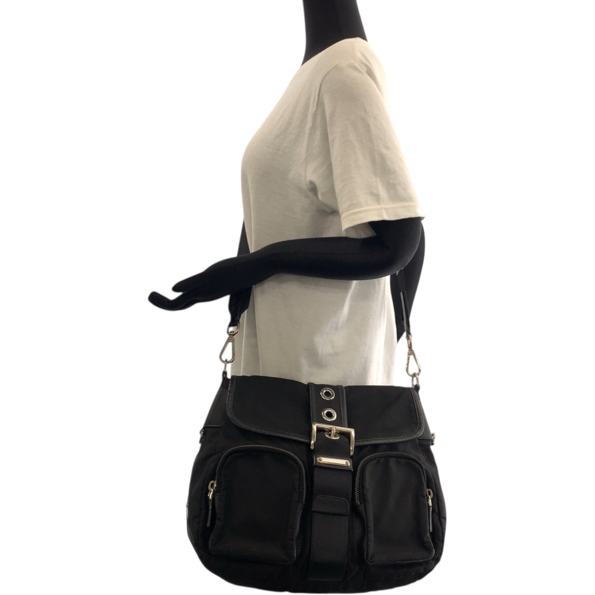 19152
PRADA プラダ テスート 三角ロゴプレート ブラック 黒 シルバー金具 ナイロン ショルダーバッグ ポシェット  レディース ABP38