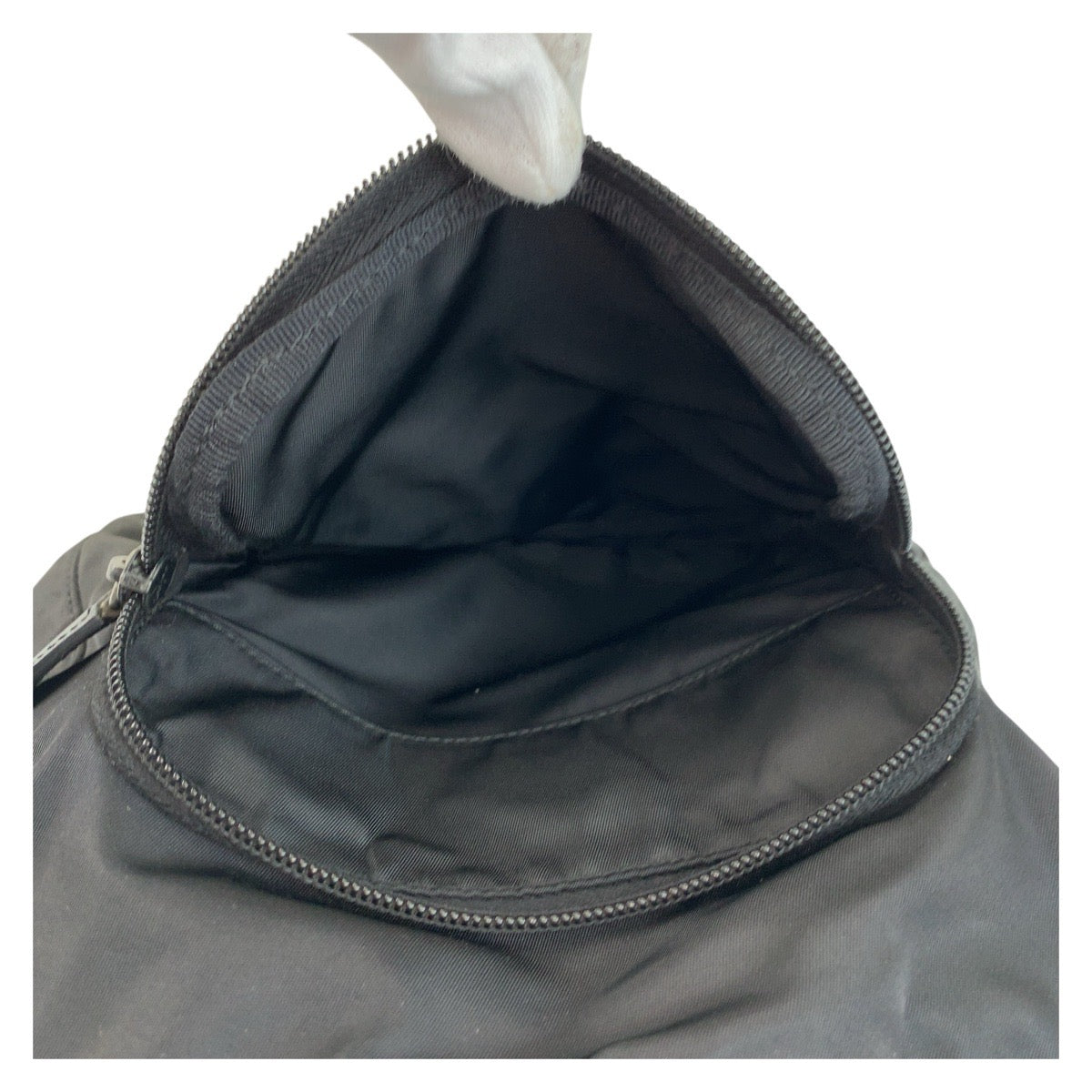 19172
PRADA プラダ テスート 三角ロゴプレート ブラック 黒 シルバー金具 ナイロン ショルダーバッグ ポシェット  レディース ABP34