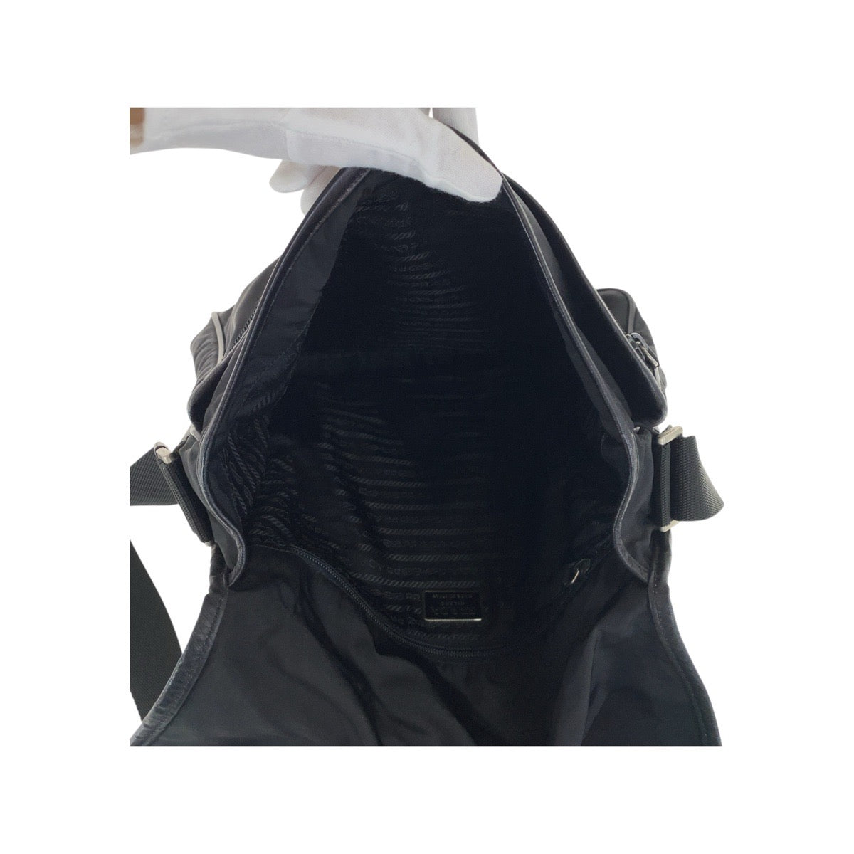 19181
PRADA プラダ テスート 三角ロゴプレート ブラック 黒 シルバー金具 ナイロン / レザー ショルダーバッグ メッセンジャーバッグ  メンズ ABP38