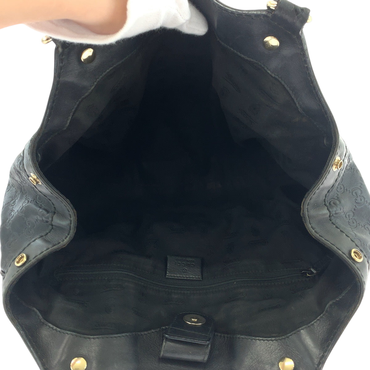 19197
GUCCI グッチ グッチシマ スーキー ブラック 黒 ゴールド金具 レザー 211944 ショルダーバッグ 肩掛け  レディース AB34