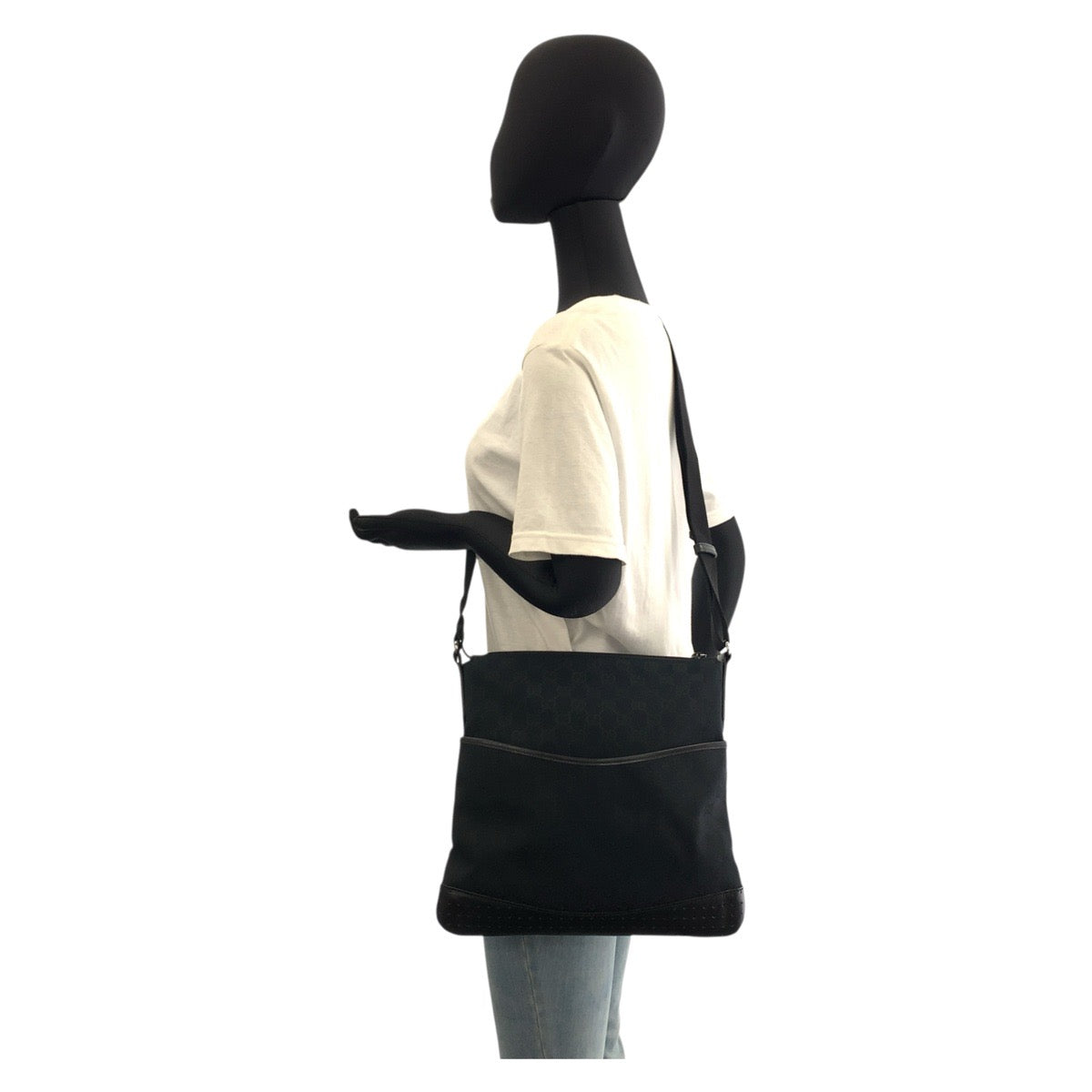 19206
GUCCI グッチ ブラック 黒 シルバー金具 GGキャンバス / レザー 145857 ショルダーバッグ メッセンジャーバッグ レディース A55