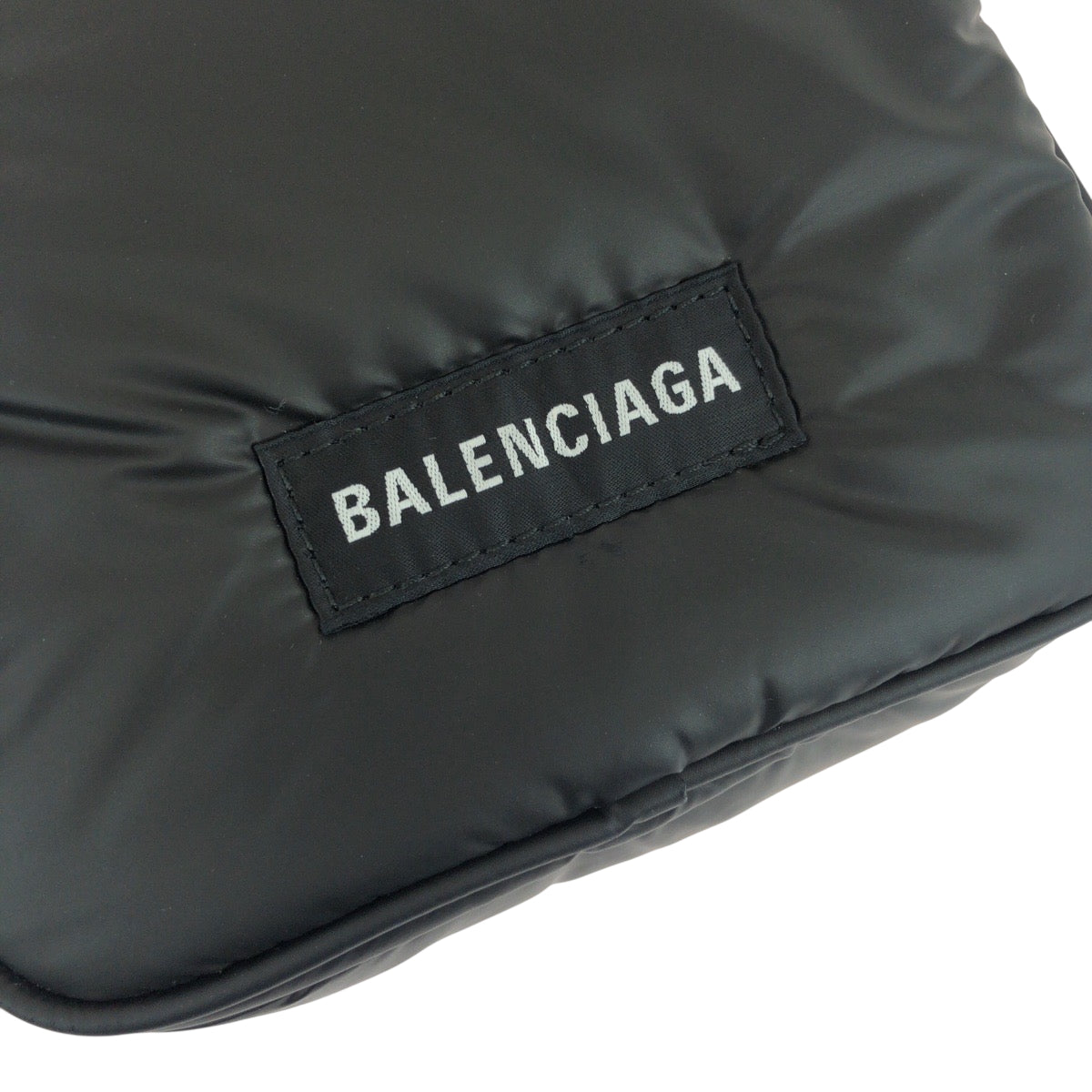 19224
BALENCIAGA バレンシアガ ロゴ ブラック 黒 ブラック金具 ナイロン 719036 1000 ショルダーバッグ ポシェット メンズ SA82