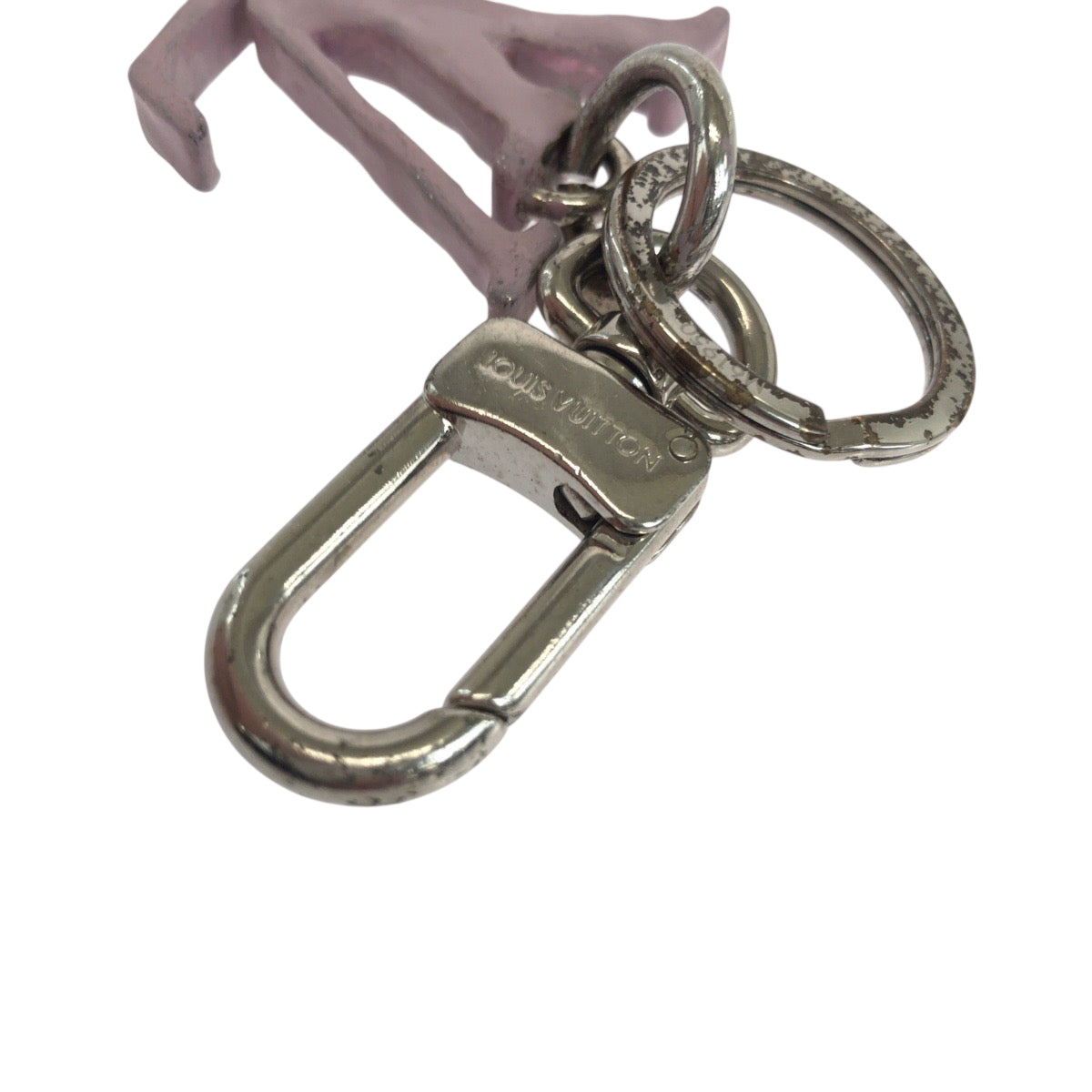 19232
LOUIS VUITTON ルイヴィトン ポルトクレ LVシェイプ  ピンク シルバー金具 ステンレススチール MP2615 キーホルダー  レディース AB13