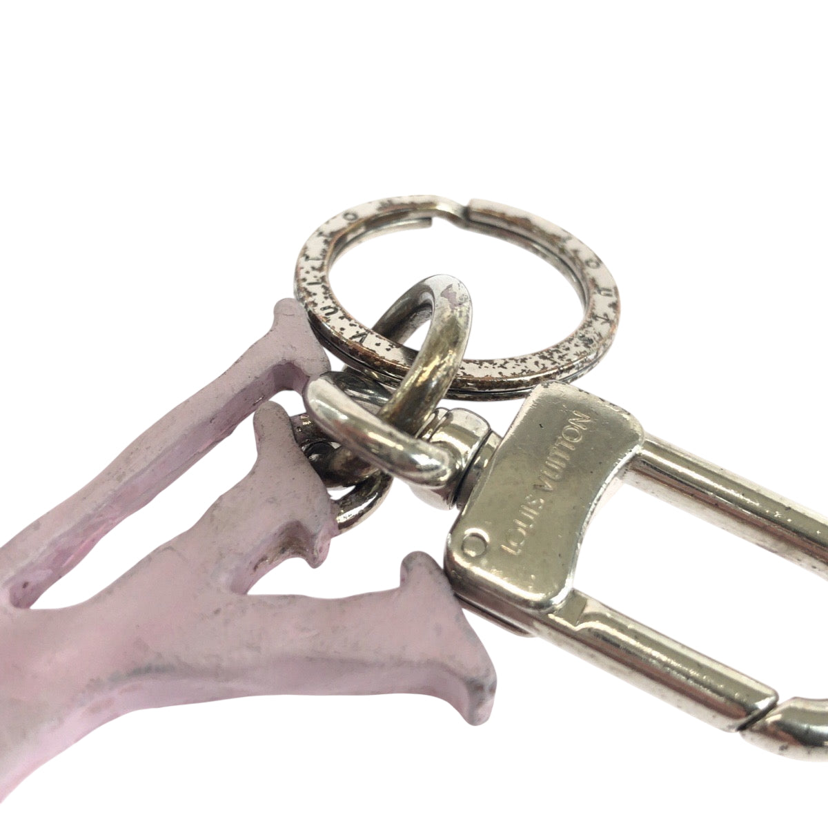 19232
LOUIS VUITTON ルイヴィトン ポルトクレ LVシェイプ  ピンク シルバー金具 ステンレススチール MP2615 キーホルダー  レディース AB13