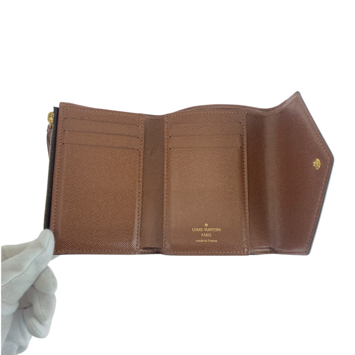 19233
LOUIS VUITTON ルイヴィトン モノグラム ポルトフォイユ ヴィクトリーヌ ブラウン ゴールド金具 PVC M62472 折財布 コンパクトウォレット レディース ABP31