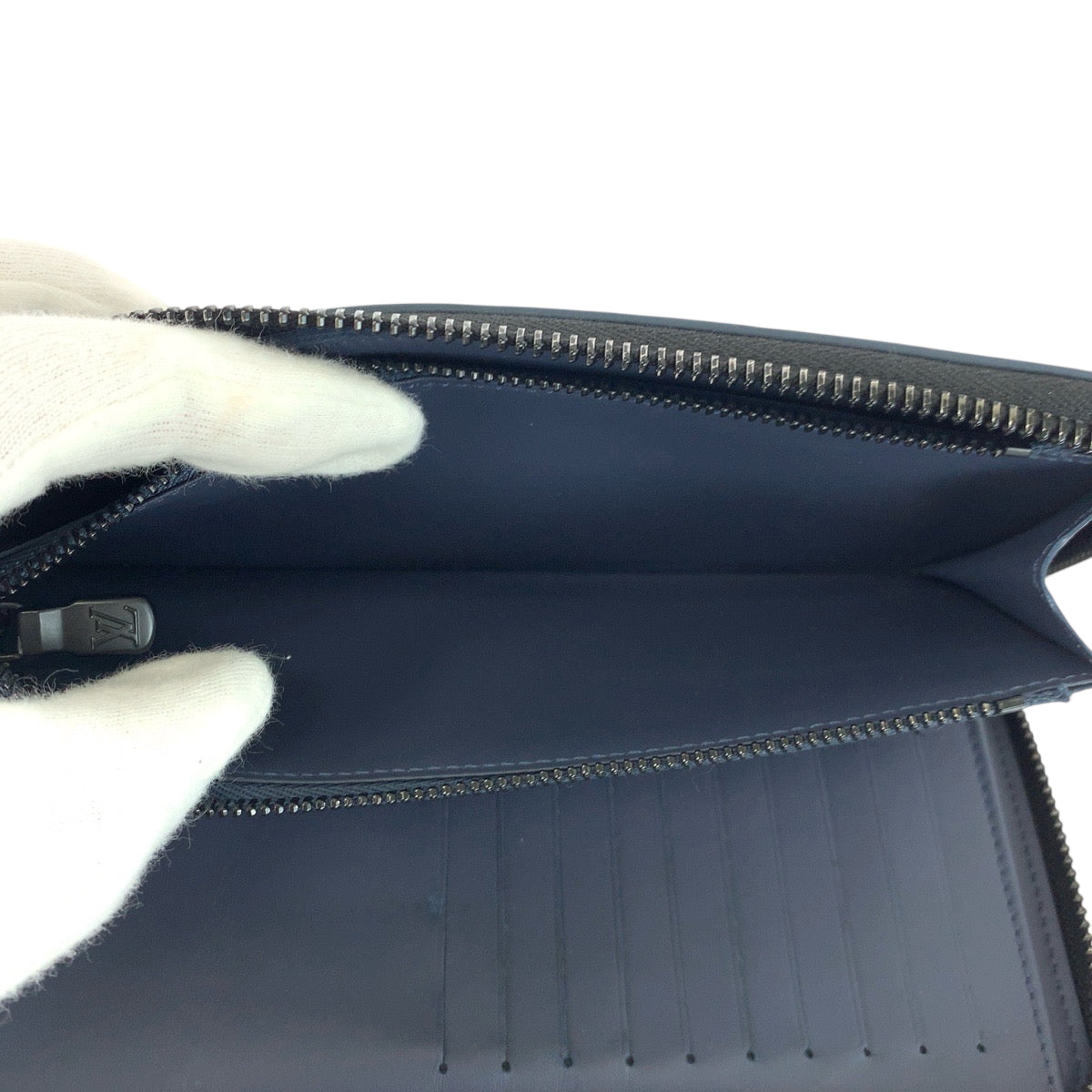 19237
LOUIS VUITTON ルイヴィトン モノグラム シャドー ジッピーウォレット ヴェルティカル ネイビー ブルー ブラック金具 カーフ M80423 長財布 ラウンドファスナー  メンズ ABP62