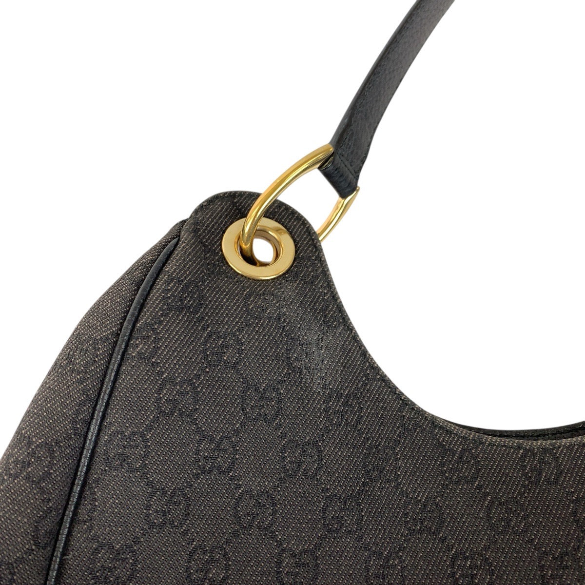 19266
GUCCI グッチ ブラック 黒 ゴールド金具 GGキャンバス / レザー 257268 ショルダーバッグ ハンドバッグ レディース ABP48