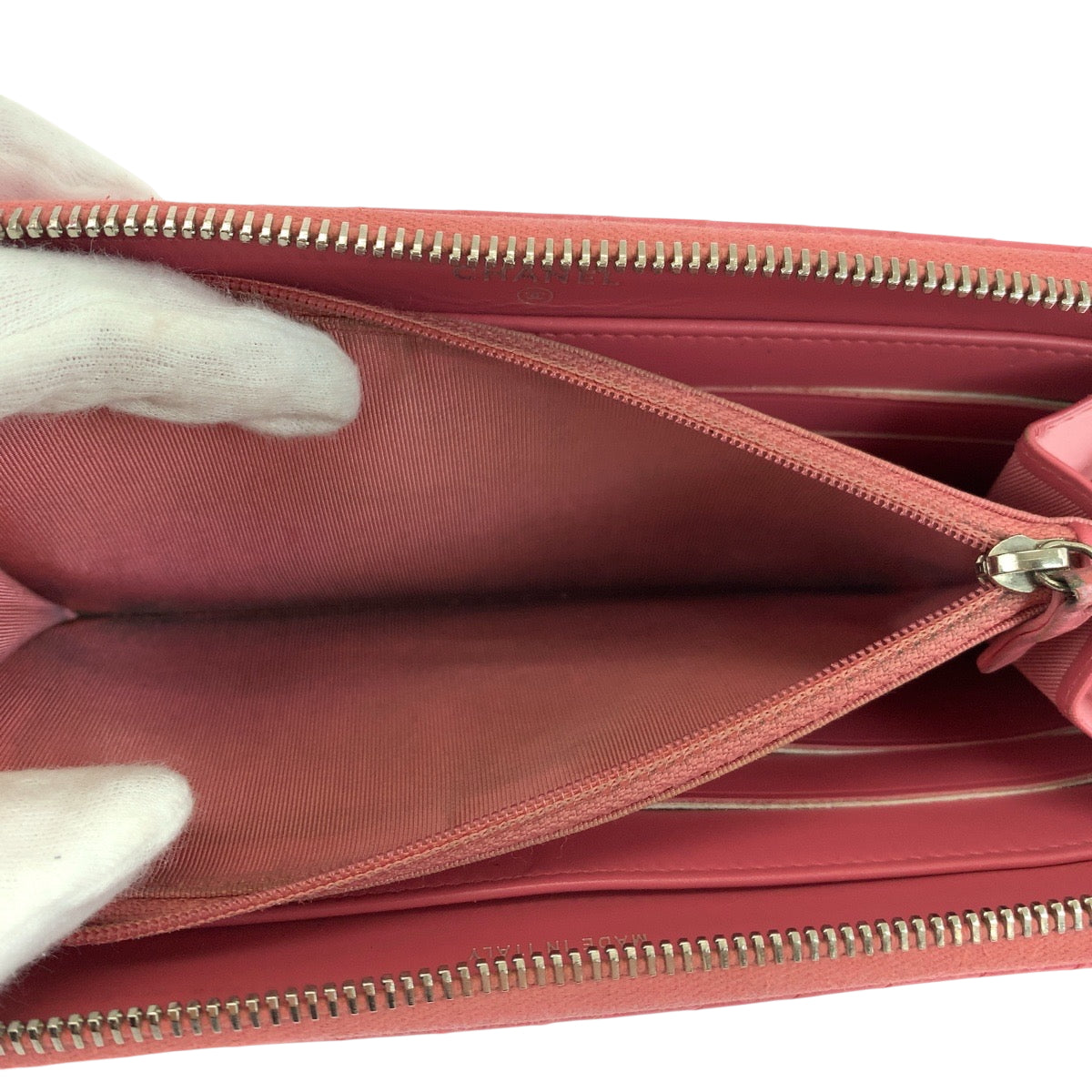 19277
CHANEL シャネル Vシェブロン Vステッチ ココマーク ピンク ゴールド金具 キャビアスキン 長財布 ラウンドファスナー  レディース ABP59