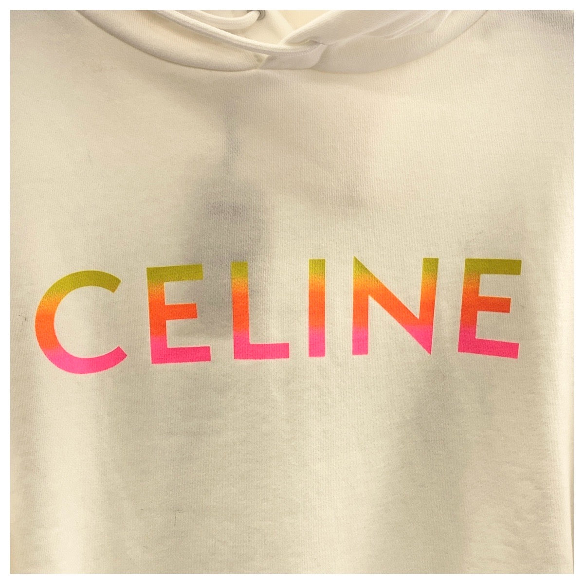 19288
CELINE セリーヌ グラデーションロゴ Mサイズ ベージュ アイボリー クリーム コットン 2Y753670Q スウェット フーディ パーカー トップス  メンズ A59