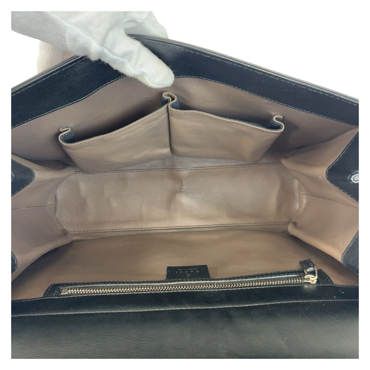 19308
GUCCI グッチ インターロッキング ブラック 黒 シルバー金具 レザー 387604 チェーンショルダーバッグ ポシェット レディース ABP82