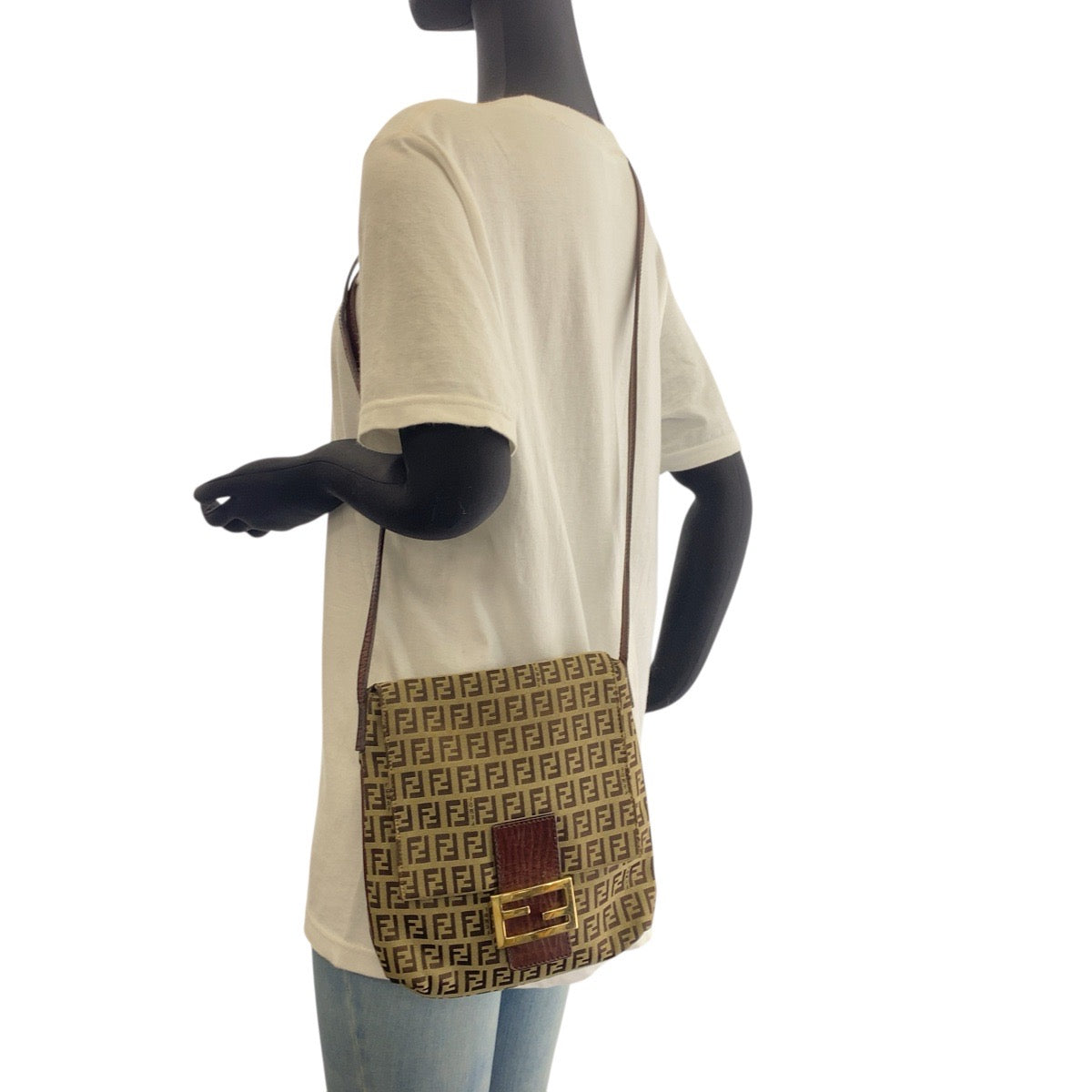 19313
FENDI フェンディ ズッキーノ ベージュ ブラウン ゴールド金具 キャンバス / レザー 8BT075 ショルダーバッグ ポシェット レディース AB41