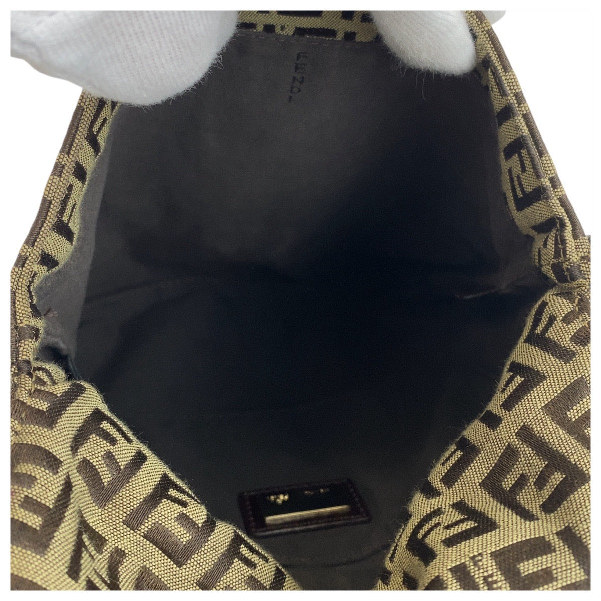 19313
FENDI フェンディ ズッキーノ ベージュ ブラウン ゴールド金具 キャンバス / レザー 8BT075 ショルダーバッグ ポシェット レディース AB41
