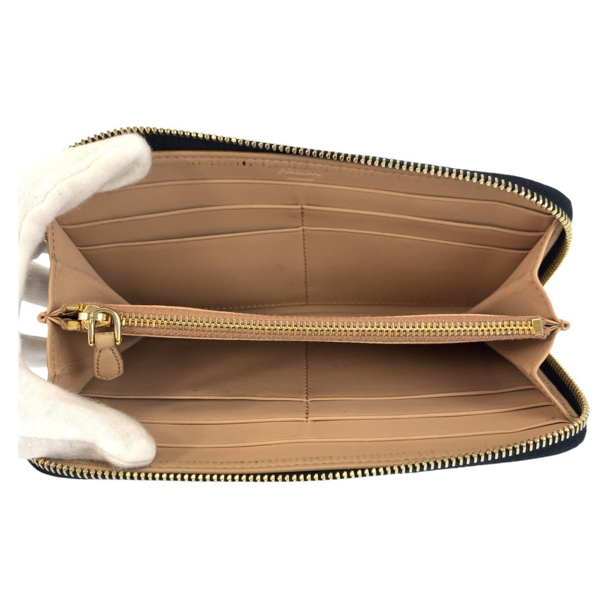 19325
PRADA プラダ ロゴ ブラック 黒 ゴールド金具 レザー 長財布 ロングウォレット  レディース AB10