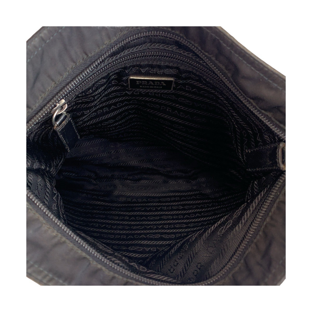 19339
PRADA プラダ テスート 三角ロゴプレート 男女兼用 ブラック 黒 シルバー金具 ナイロン ショルダーバッグ ポシェット  レディース AB38