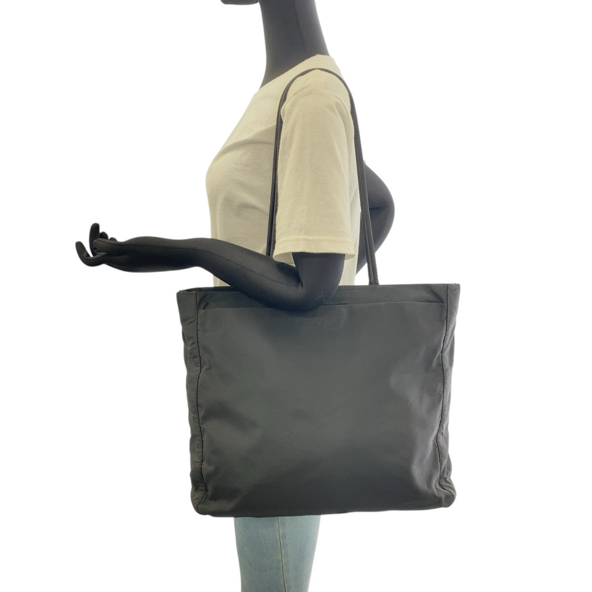 19342
PRADA プラダ テスート 三角ロゴプレート ブラック 黒 シルバー金具 ナイロン ショルダーバッグ  レディース AB31