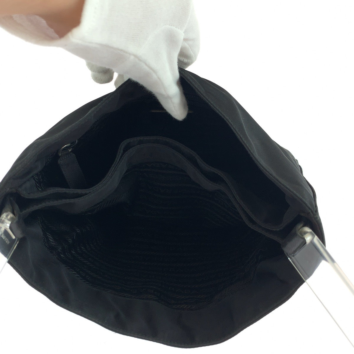 19347
PRADA プラダ テスート 三角ロゴプレート ブラック 黒 シルバー金具 ナイロン / プラスチック ショルダーバッグ 肩掛け  レディース ABP22