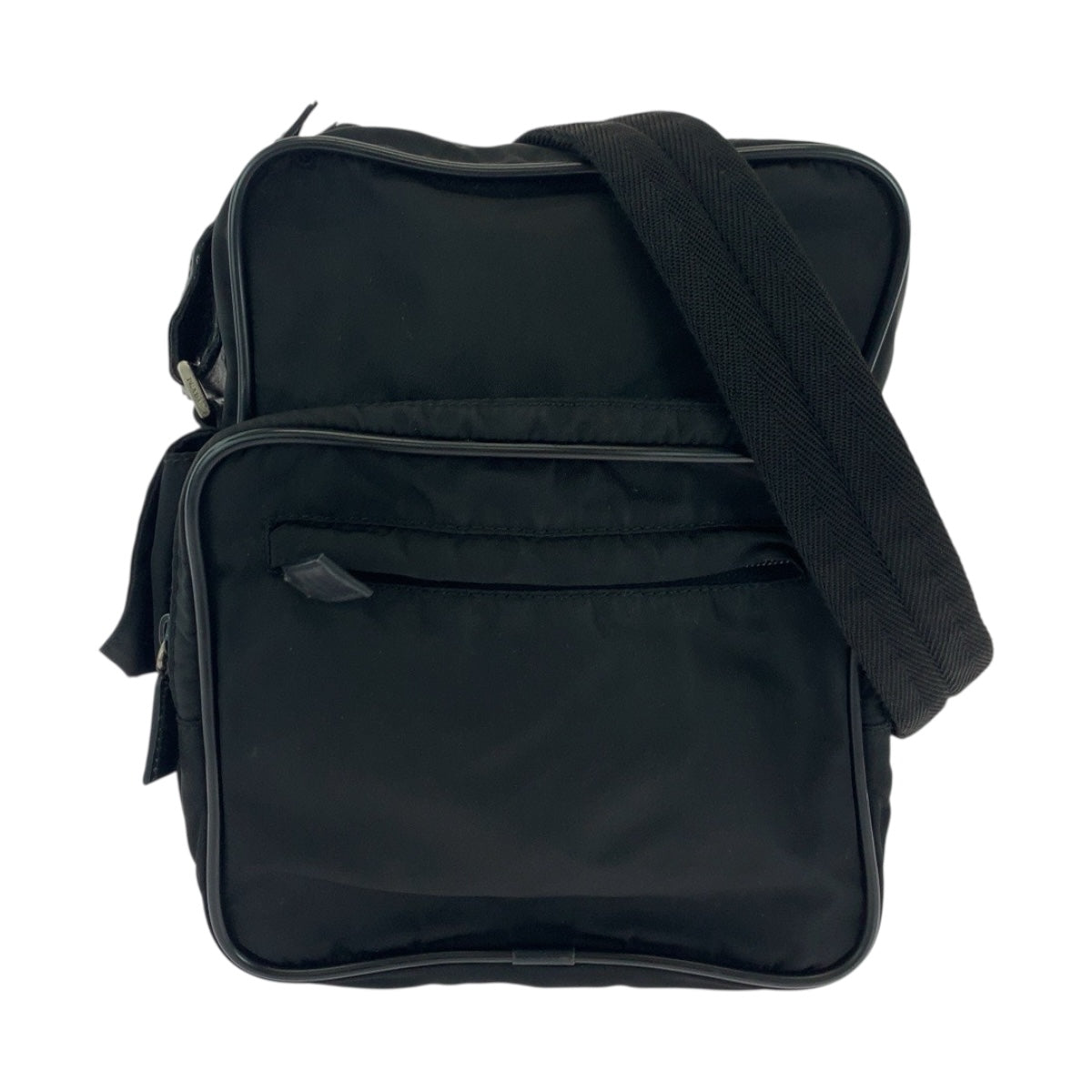 19377
PRADA プラダ テスート 三角ロゴプレート ブラック 黒 シルバー金具 ナイロン ショルダーバッグ ポシェット  レディース ABP27