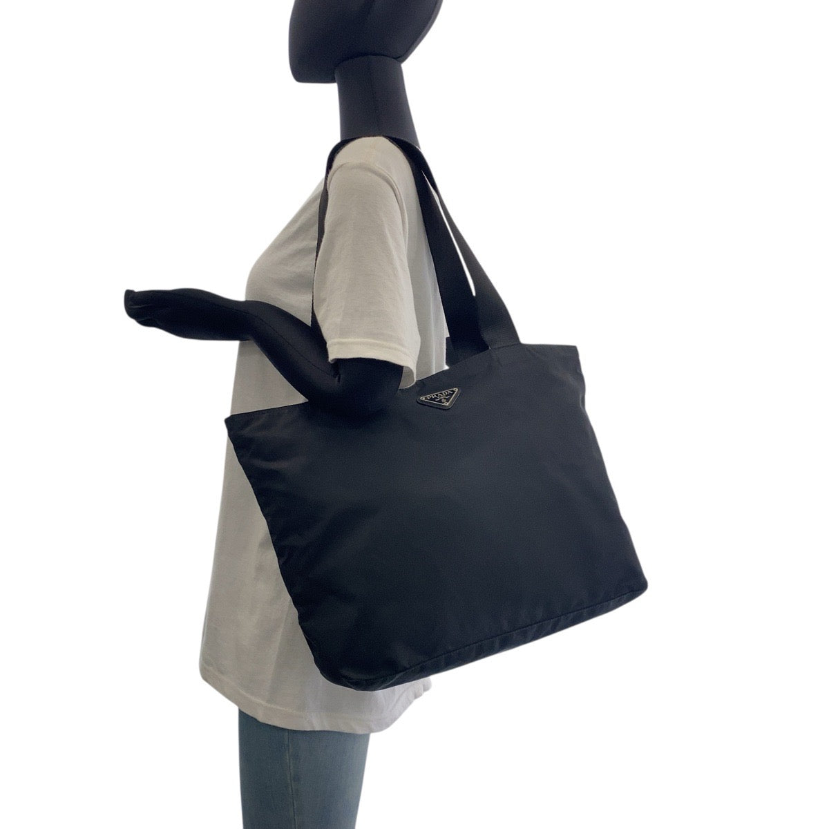 19378
PRADA プラダ テスート  三角ロゴプレート ブラック 黒 シルバー金具  ナイロン トートバッグ ショルダーバッグ  レディース ABP31