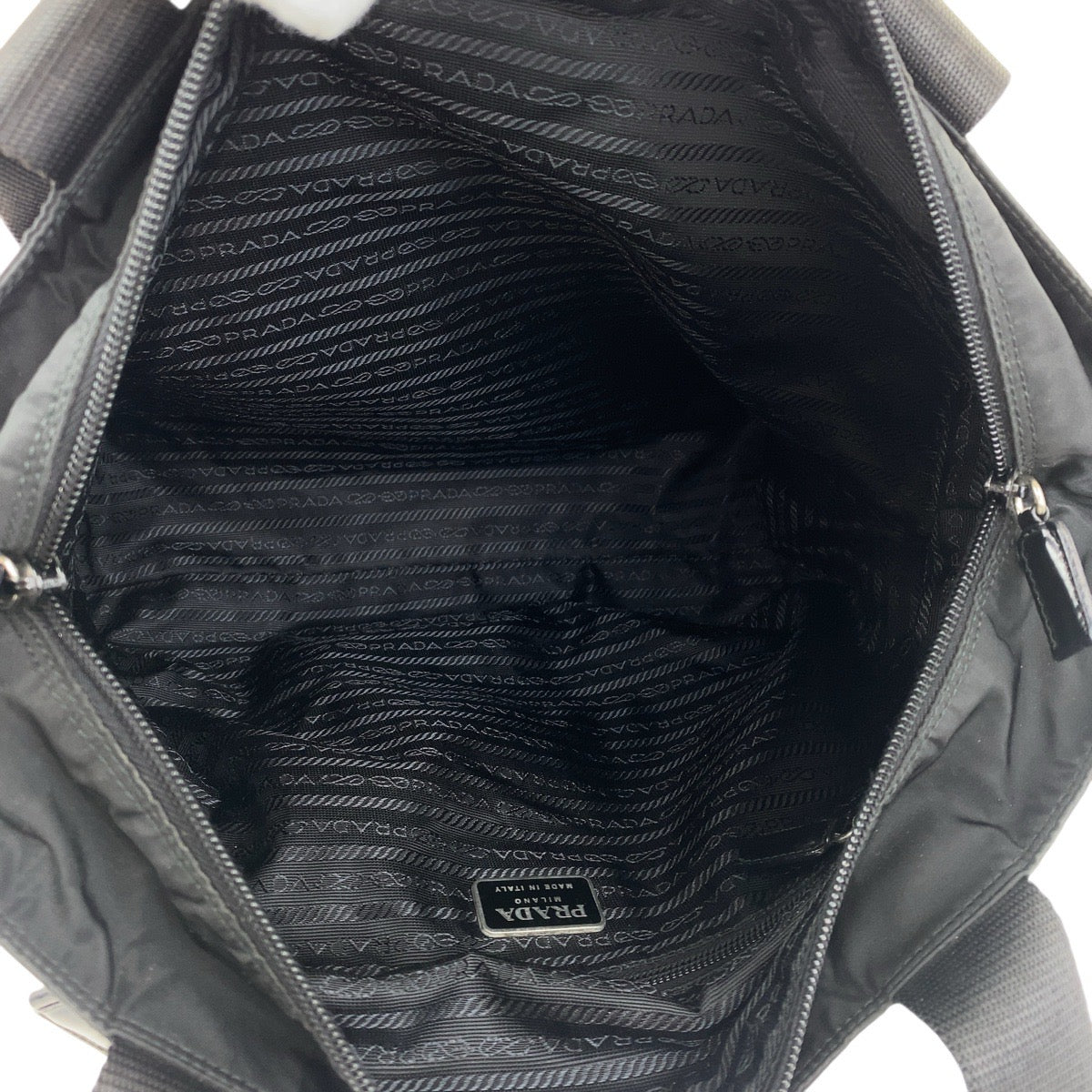 19378
PRADA プラダ テスート  三角ロゴプレート ブラック 黒 シルバー金具  ナイロン トートバッグ ショルダーバッグ  レディース ABP31