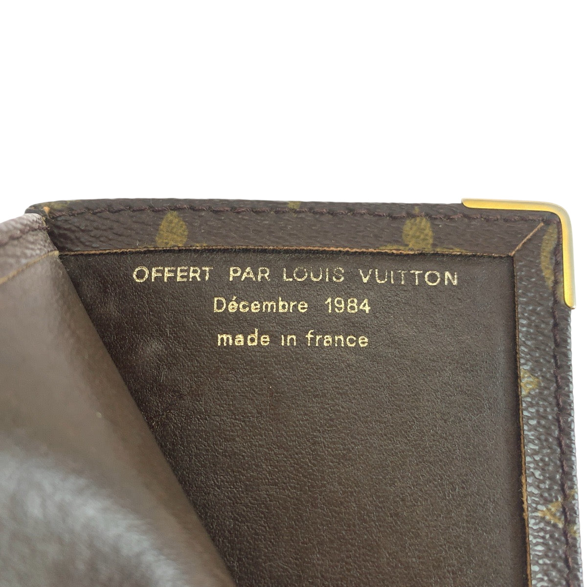 19389
LOUIS VUITTON ルイヴィトン モノグラム 株式上場記念 小切手ケース OFFERT PAR ブラウン ゴールド金具 PVC 長財布 小切手ケース  レディース ABP13