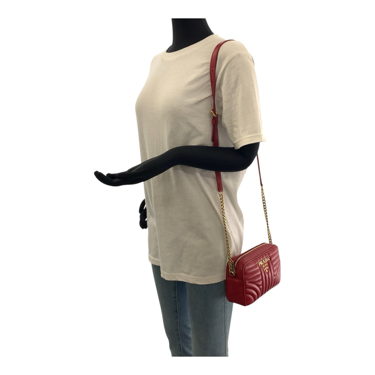 19480
PRADA プラダ ダイアグラム ロゴ レッド ゴールド金具 レザー 1BH084 ショルダーバッグ ポシェット  レディース A89