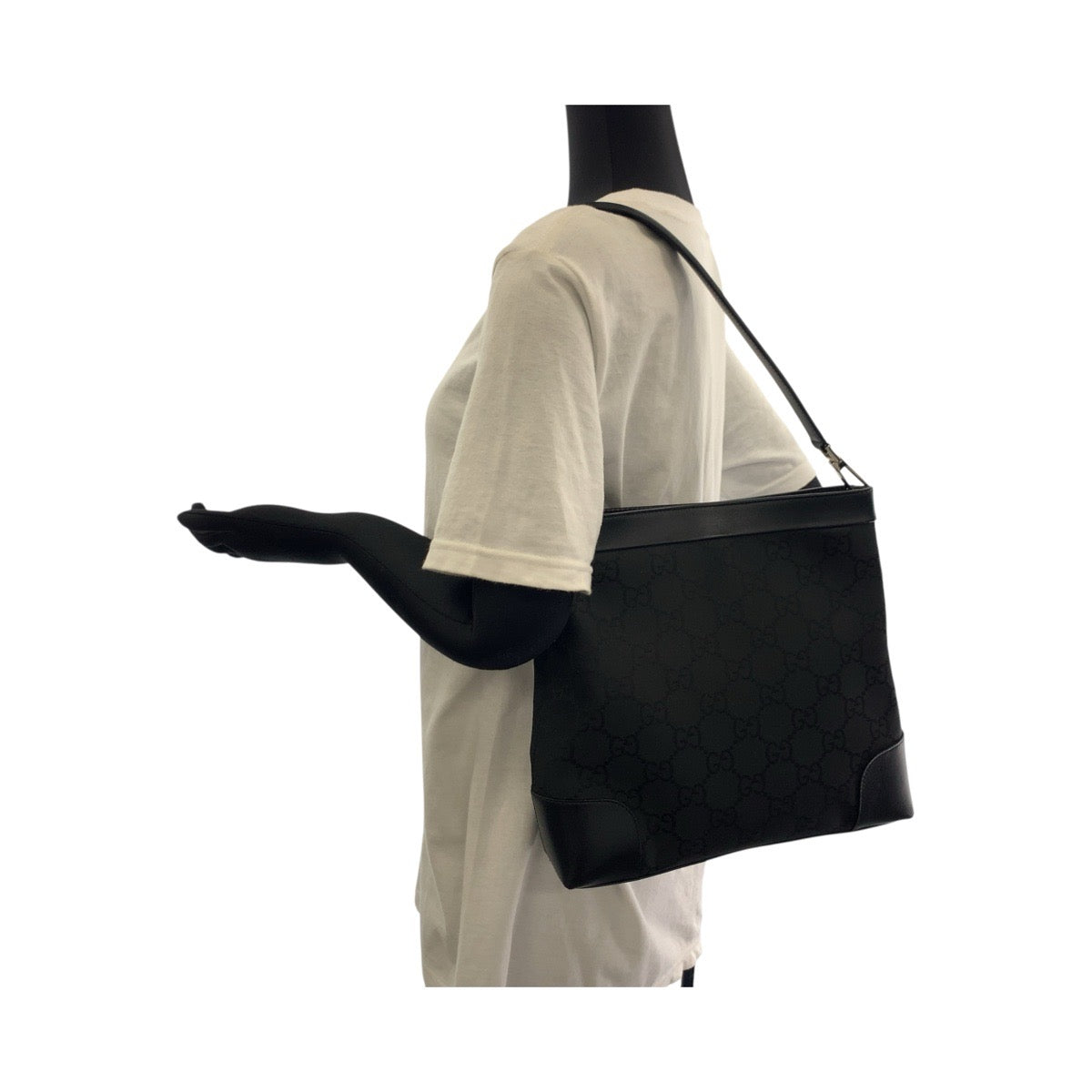 19484
GUCCI グッチ ブラック 黒 シルバー金具 ナイロン 148754 ショルダーバッグ 肩掛け レディース A48