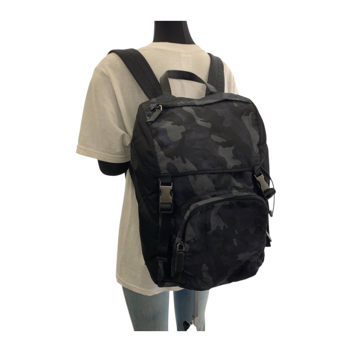 19541
PRADA プラダ テスート カモフラ柄 三角ロゴプレート ブルー ブラック シルバー金具 ナイロン V135 リュックサック バックパック  メンズ A89