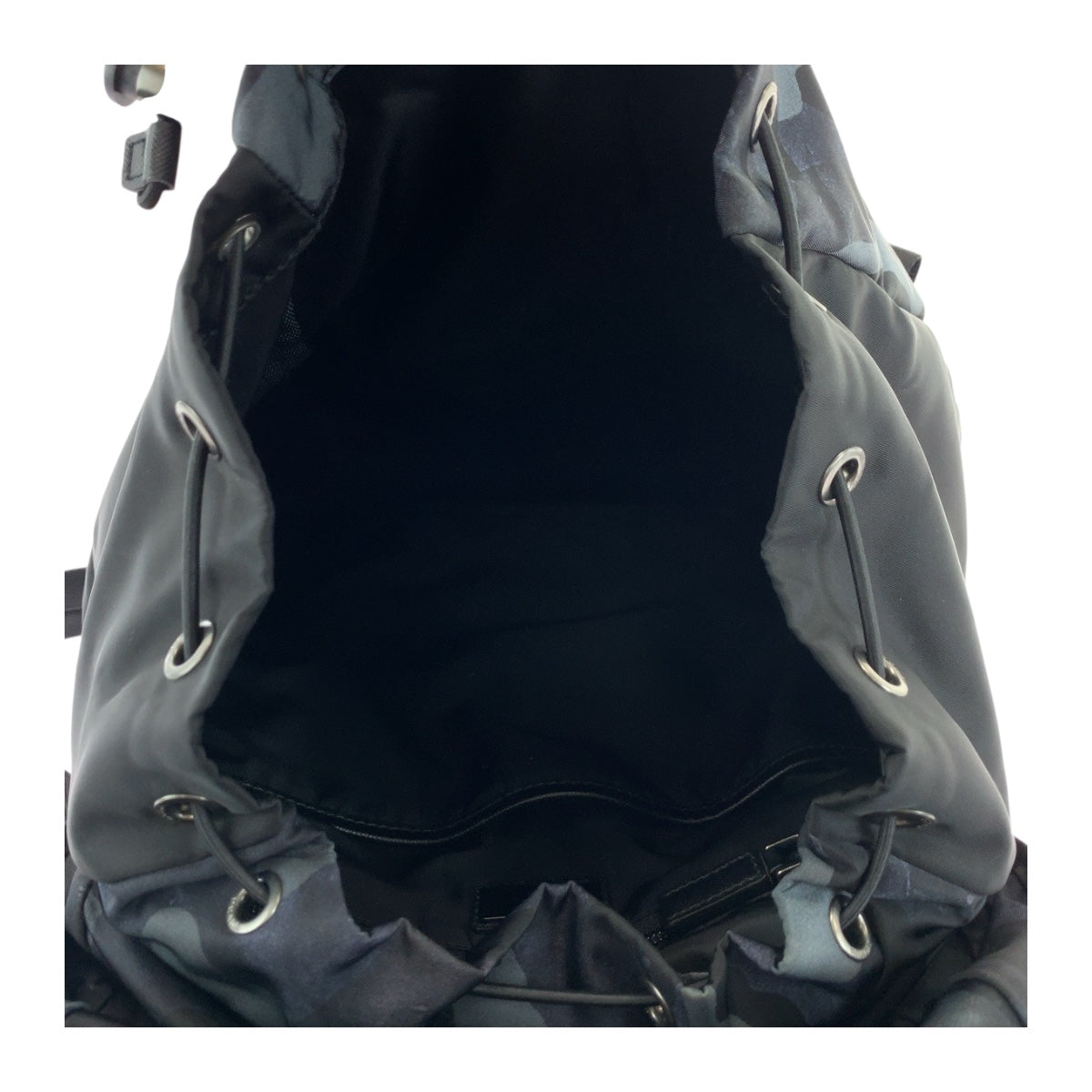 19541
PRADA プラダ テスート カモフラ柄 三角ロゴプレート ブルー ブラック シルバー金具 ナイロン V135 リュックサック バックパック  メンズ A89