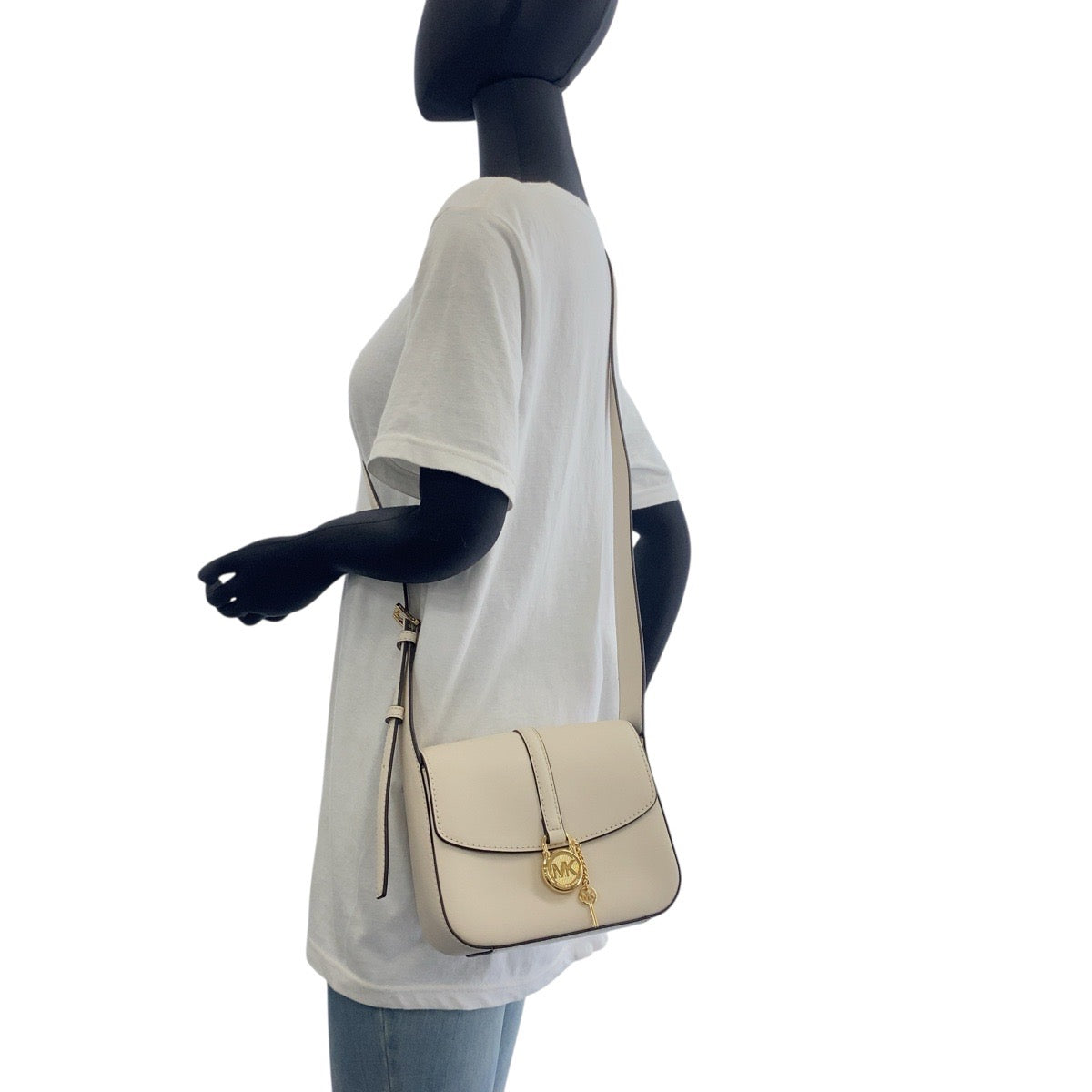 19549
Michael Kors マイケルコース LYRA フラップ クロスボディ スモール ホワイト アイボリー ゴールド金具 レザー 35F4G1YC1L ショルダーバッグ ポシェット  レディース A17