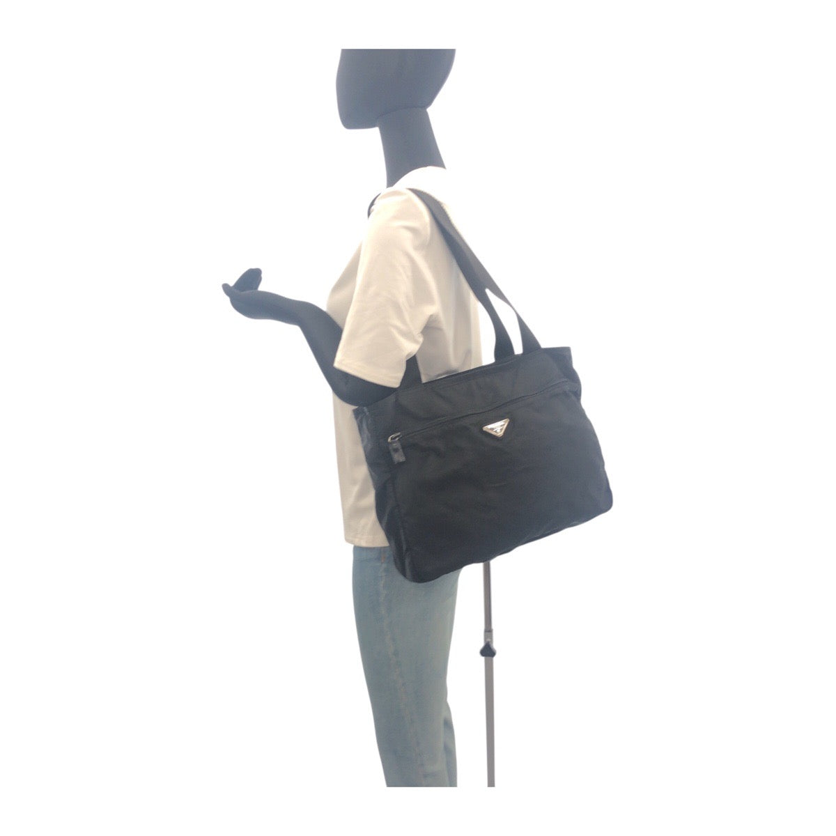 19564
PRADA プラダ テスート 三角ロゴプレート 男女兼用 ブラック 黒 シルバー金具 ナイロン トートバッグ ショルダーバッグ レディース AB29
