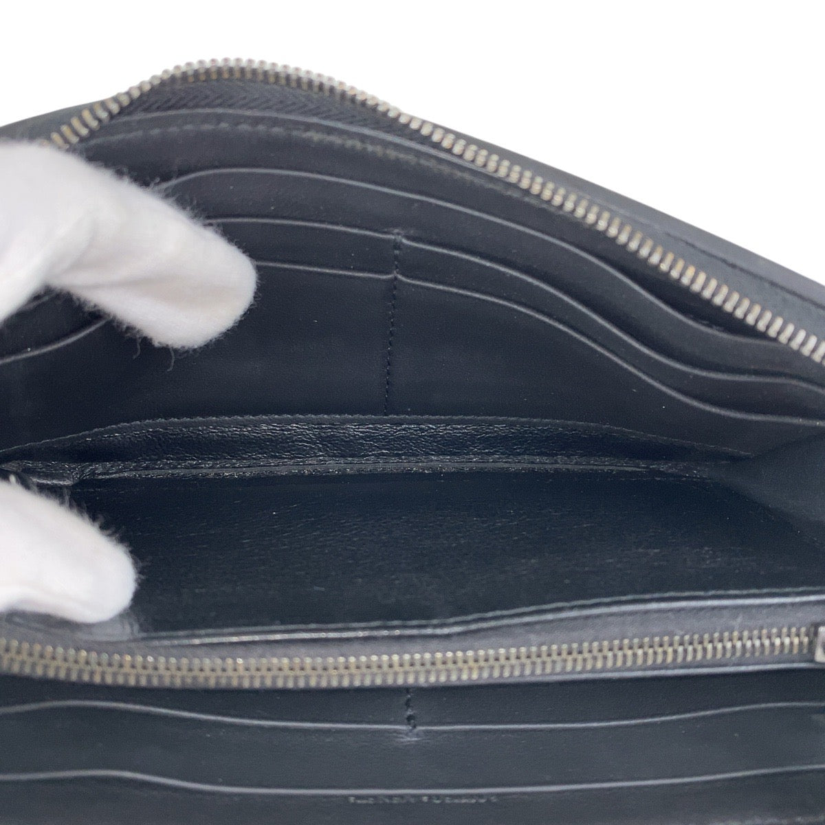 19568
BOTTEGAVENETA ボッテガヴェネタ イントレチャート ブラック 黒 レザー P00803502I 長財布 ロングウォレット  メンズ A34