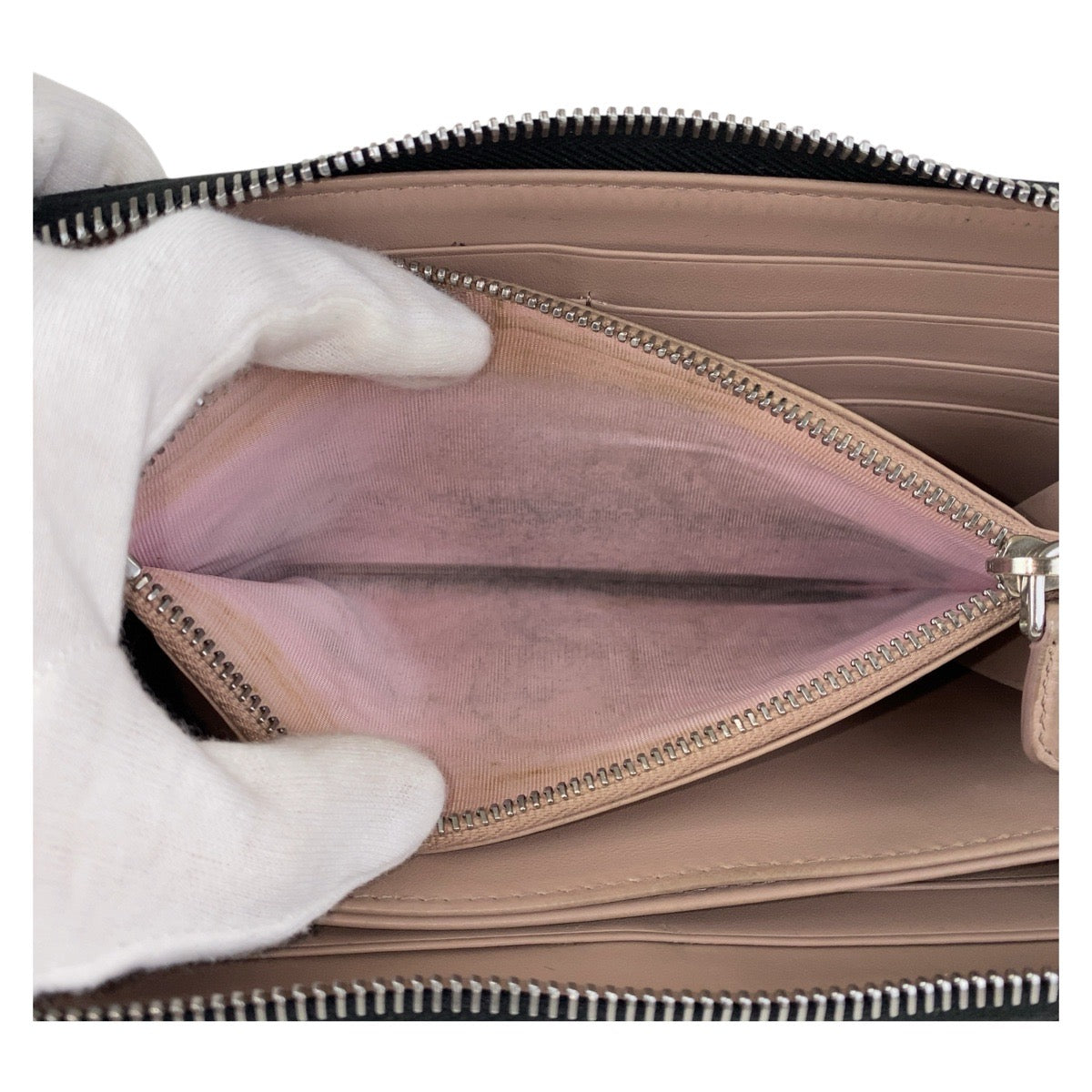 19569
PRADA プラダ サフィアーノ ロゴ ブラック 黒 シルバー金具 レザー 長財布 ロングウォレット  レディース ABP32