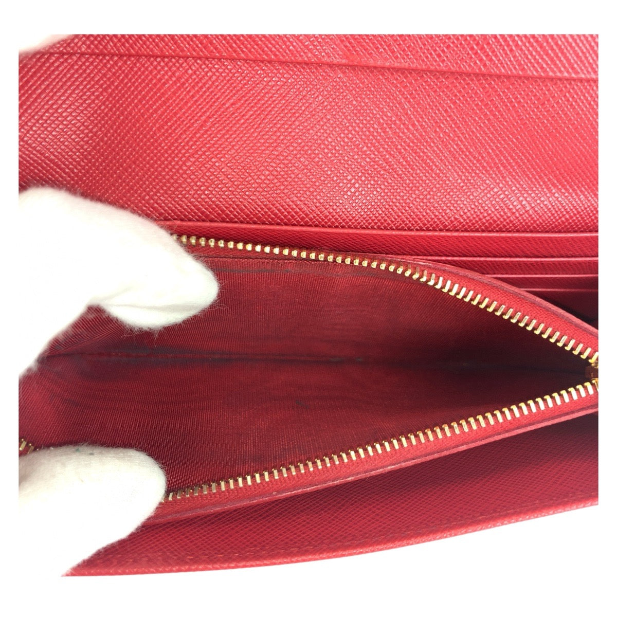 19570
PRADA プラダ サフィアーノ ロゴ パスケース付き レッド ゴールド金具 レザー 長財布 ロングウォレット  レディース ABP27