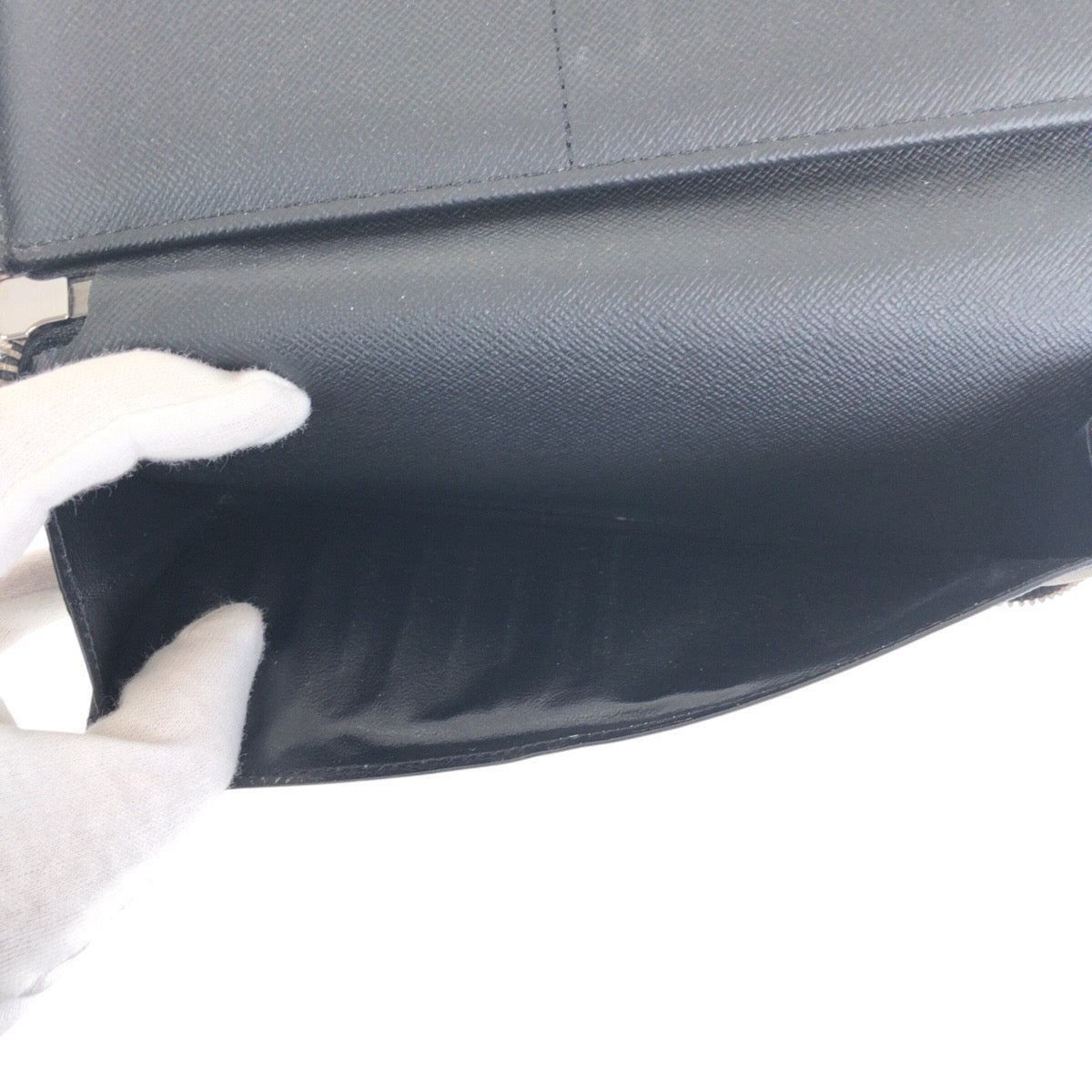 19587
LOUIS VUITTON ルイヴィトン モノグラム エクリプス ジッピーウォレット ヴェルティカル ブラック 黒 シルバー金具 PVC / レザー M62295 長財布 ラウンドファスナー  メンズ ABP41