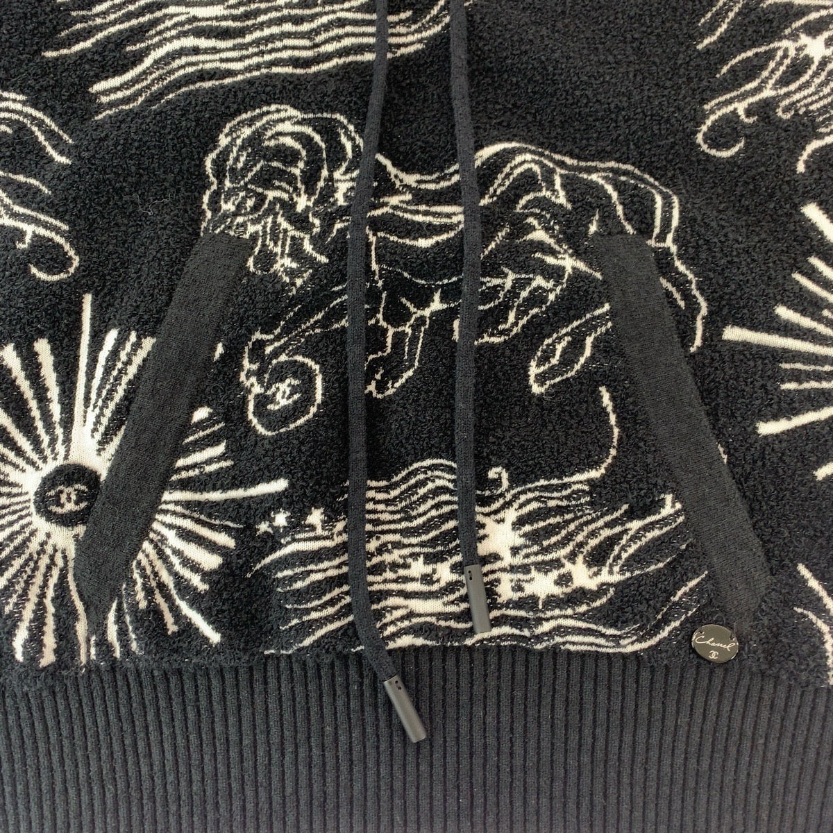 19612
CHANEL シャネル ライオン ココマーク サイズ34 ブラック 黒 ホワイト コットン P72134K10333 パーカー レディース SA212