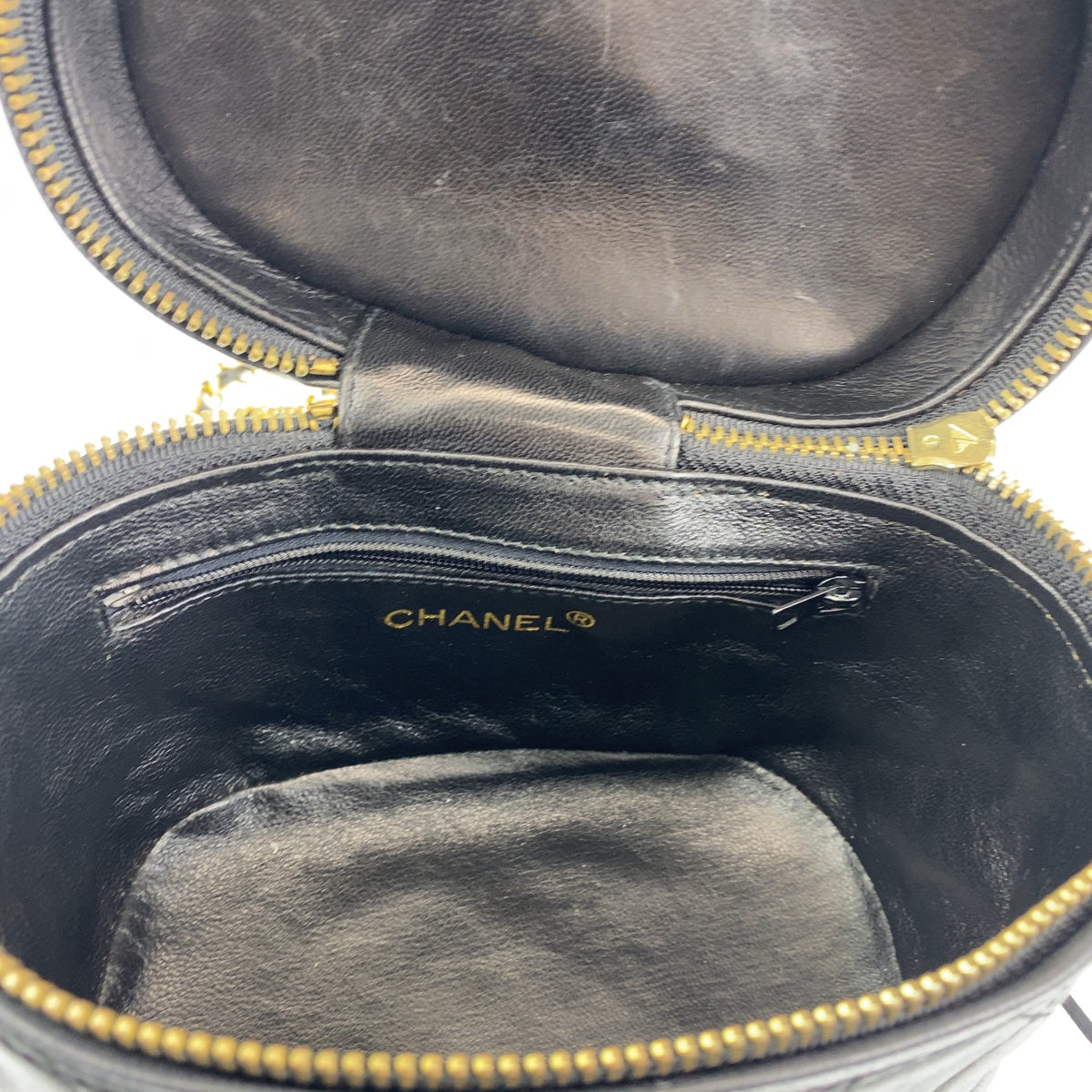 22864
CHANEL シャネル ヴィンテージ ココマーク フリンジ ブラック ゴールド金具 ラムスキン ショルダーバッグ バニティバッグ レディース AB189