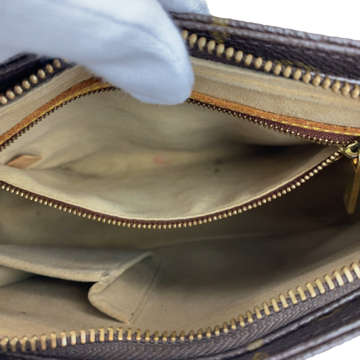 19647
LOUIS VUITTON ルイヴィトン モノグラム ルーピングMM ブラウン ゴールド金具 PVC / レザー M51146 ショルダーバッグ  レディース AB