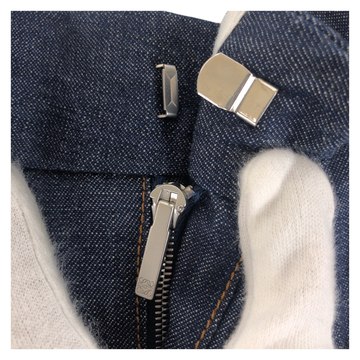 19673
LOEWE ロエベ デニム シルバー金具 デニム デニムパンツ ジーンズ レディース A48