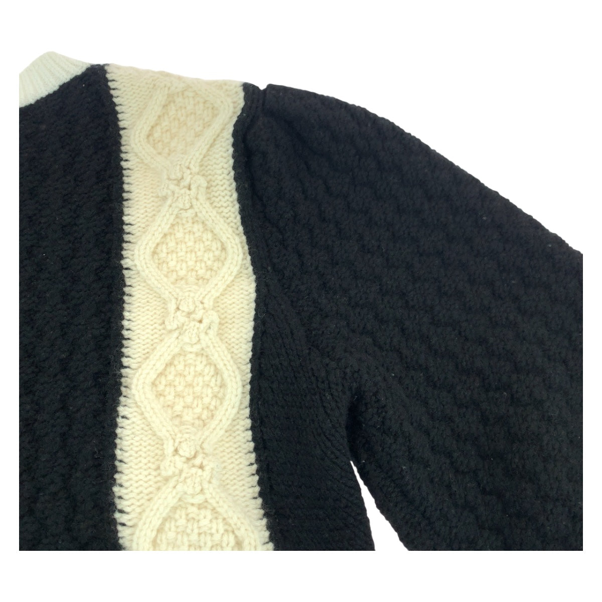 19698
CHANEL シャネル ココマーク サイズ34 ブラック ホワイト ウール P70976K10191 ニット カットソー セーター レディース A278