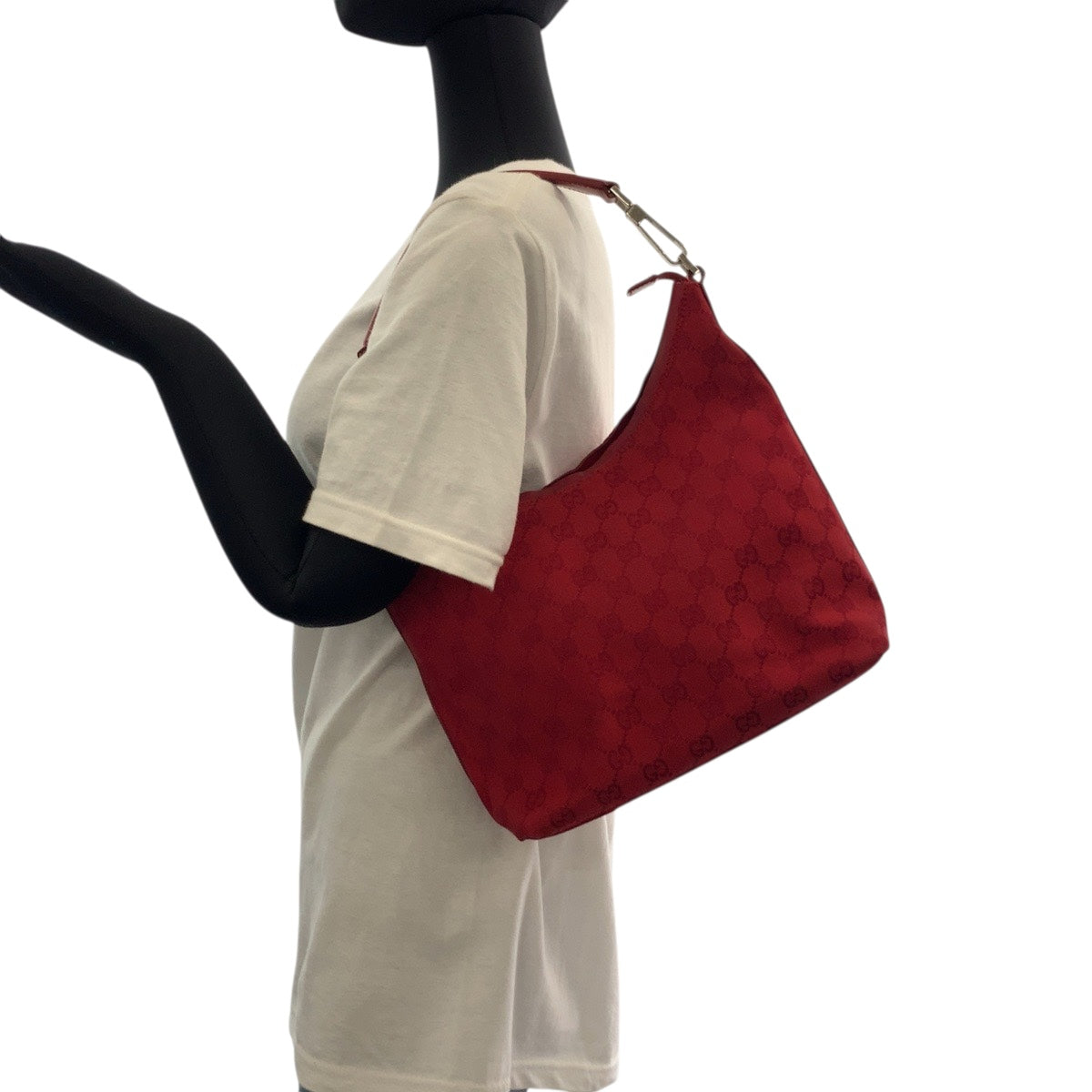 19753
GUCCI グッチ レッド シルバー金具 GGキャンバス 000 0602 ショルダーバッグ 肩掛け レディース ABP36